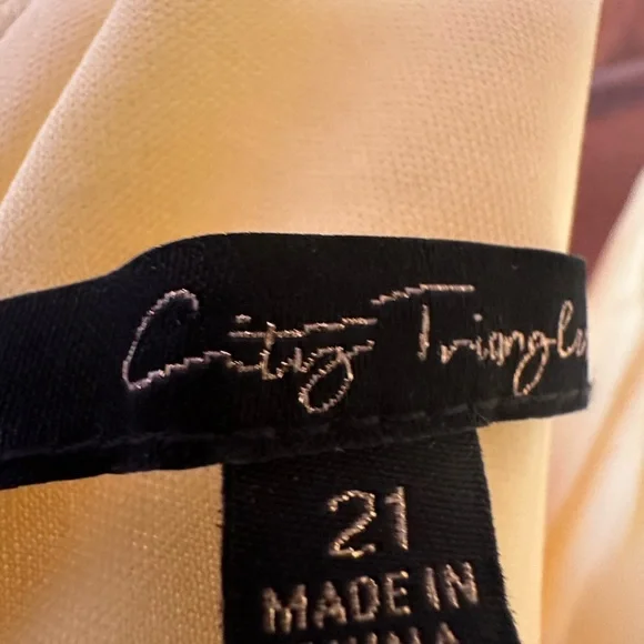 City Triangle size 21 yellow formal long dress - Picture 5 of 5